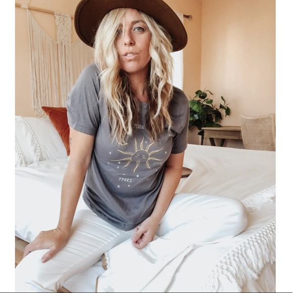 SUN MOON STARS TEE - Picture 6 of 6